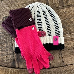 Lululemon text gloves & knit toque